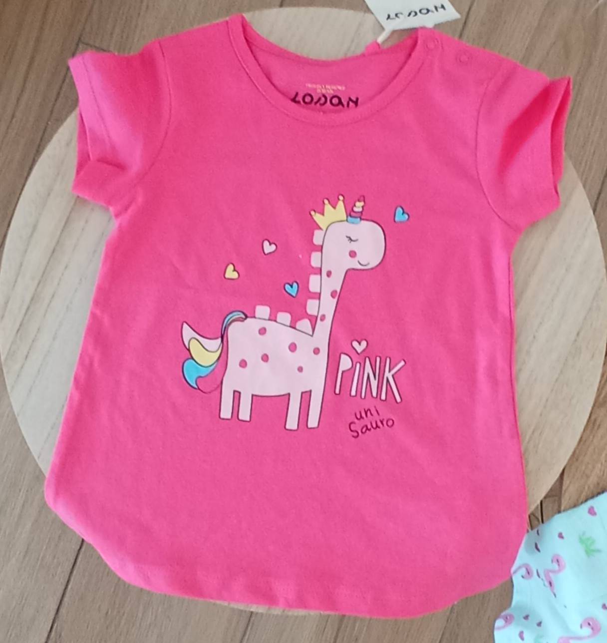 T-Shirt manga curta Unissauro rosa