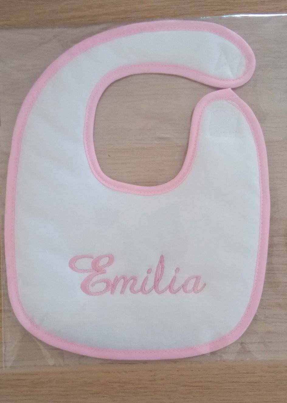 Babete Personalizado com o nome da Bebé Menina