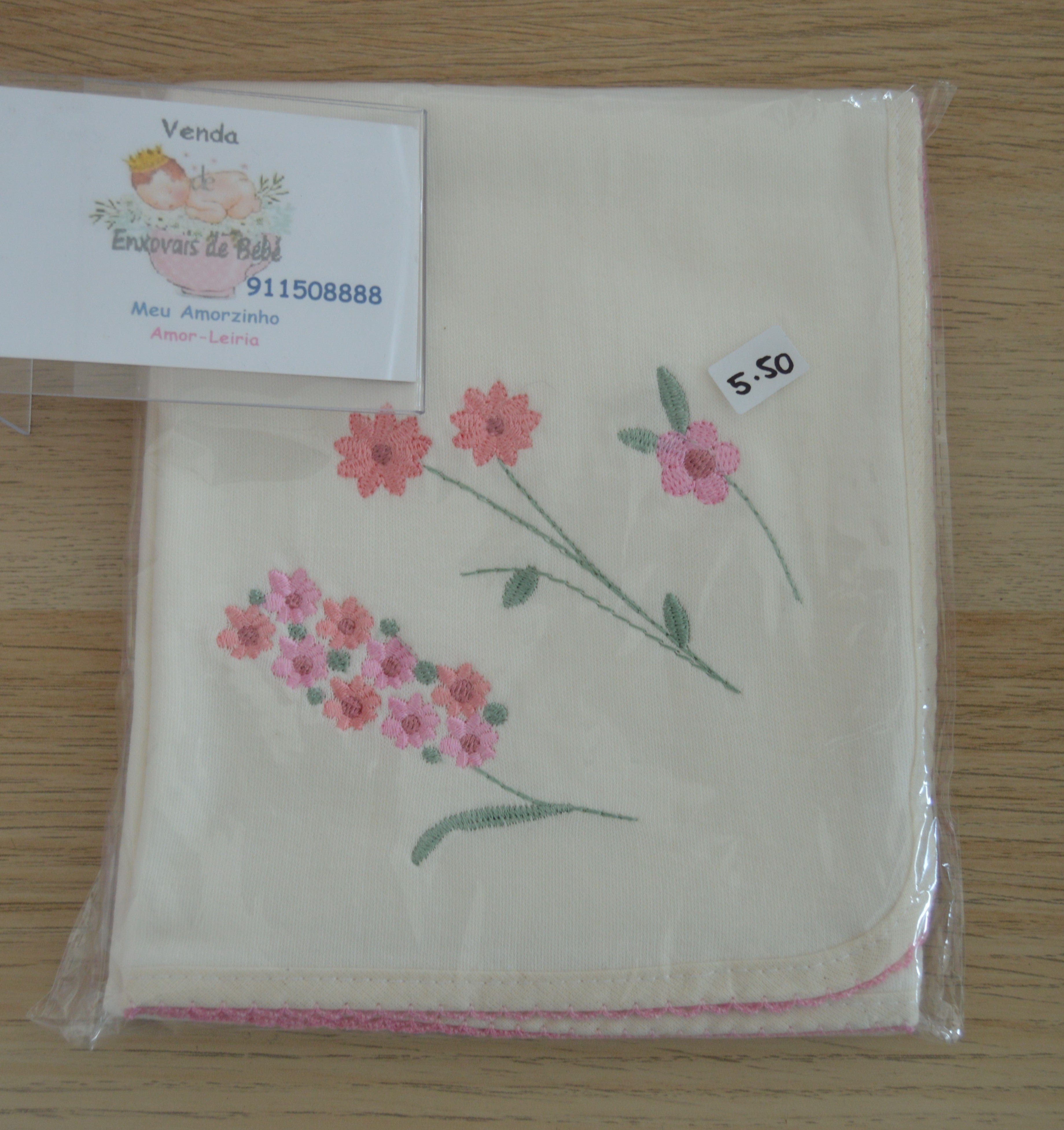 Fralda 100% de Algodão Flores bordadas