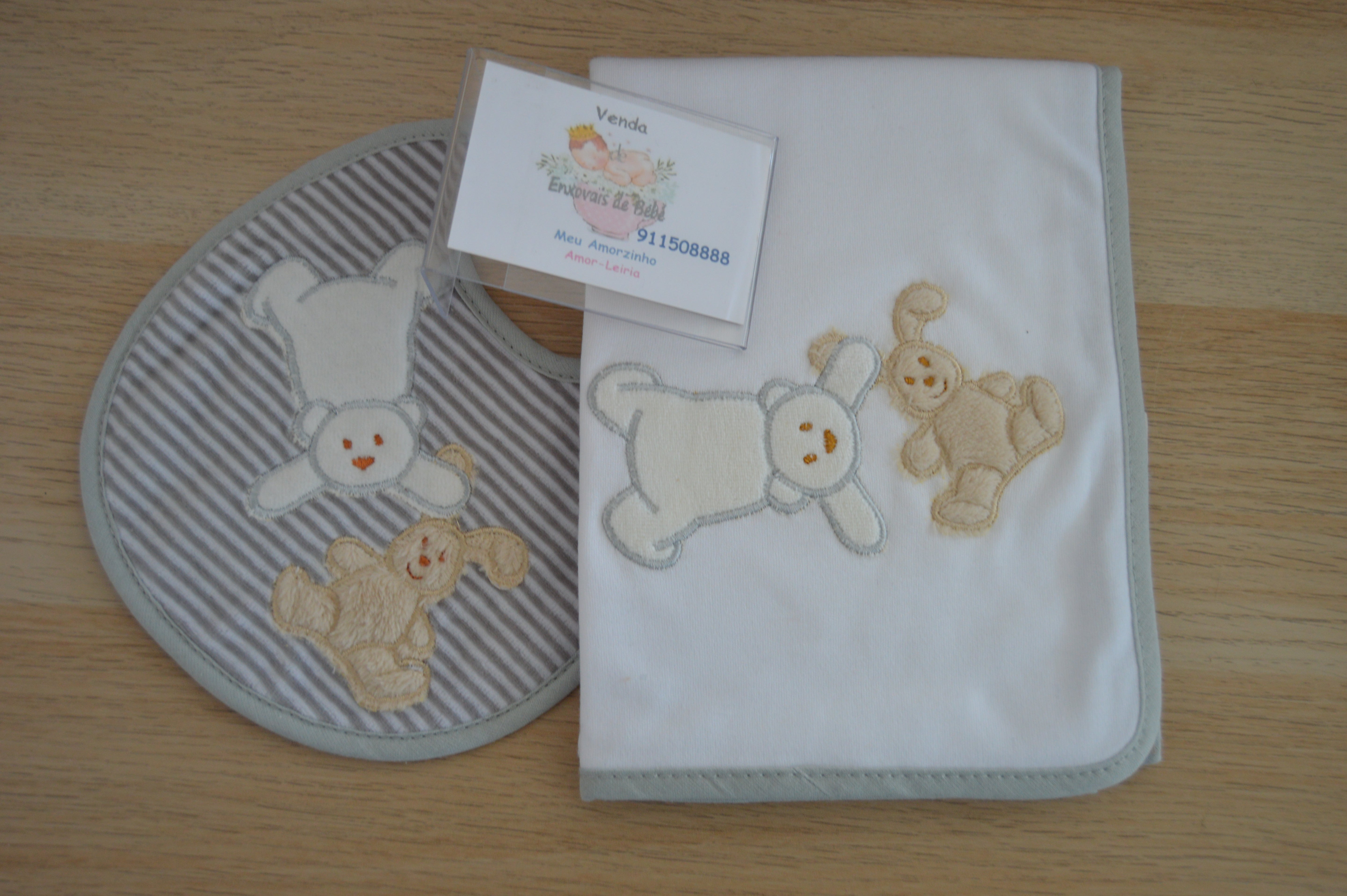 Conjunto de Fralda e Babete