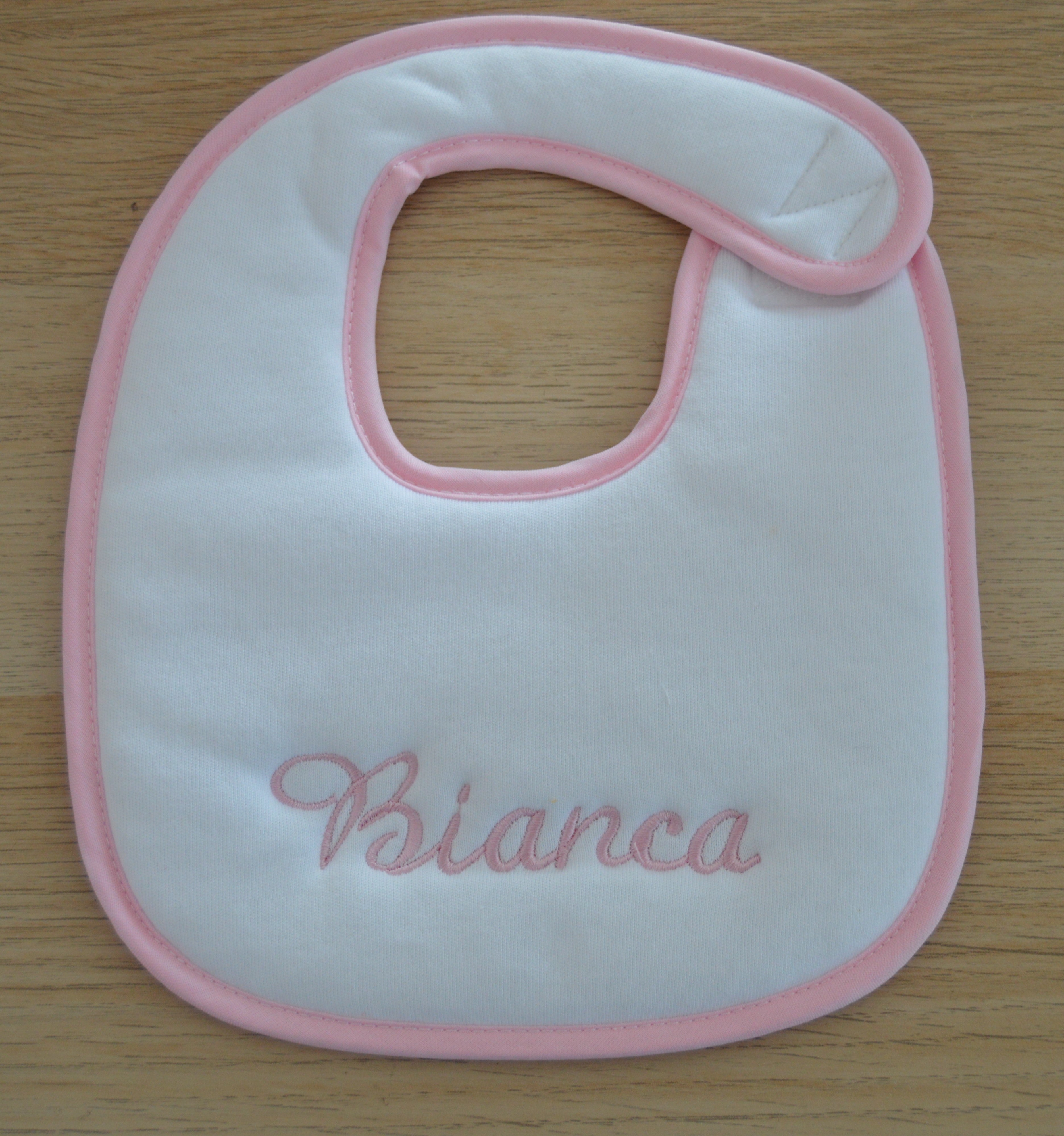 Babete Personalizado com o nome da Bebé Menina