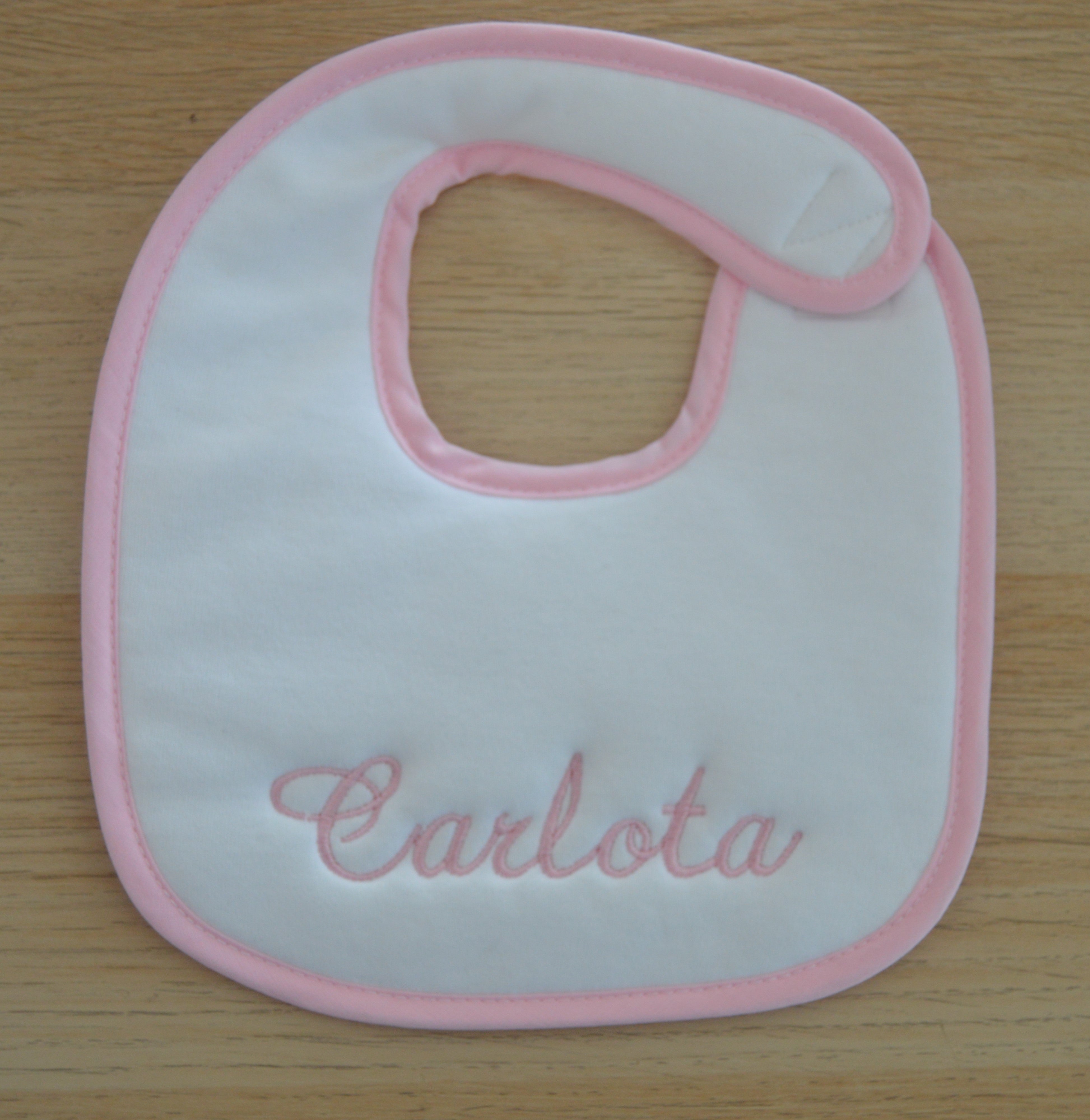 Babete Personalizado com o nome da Bebé Menina