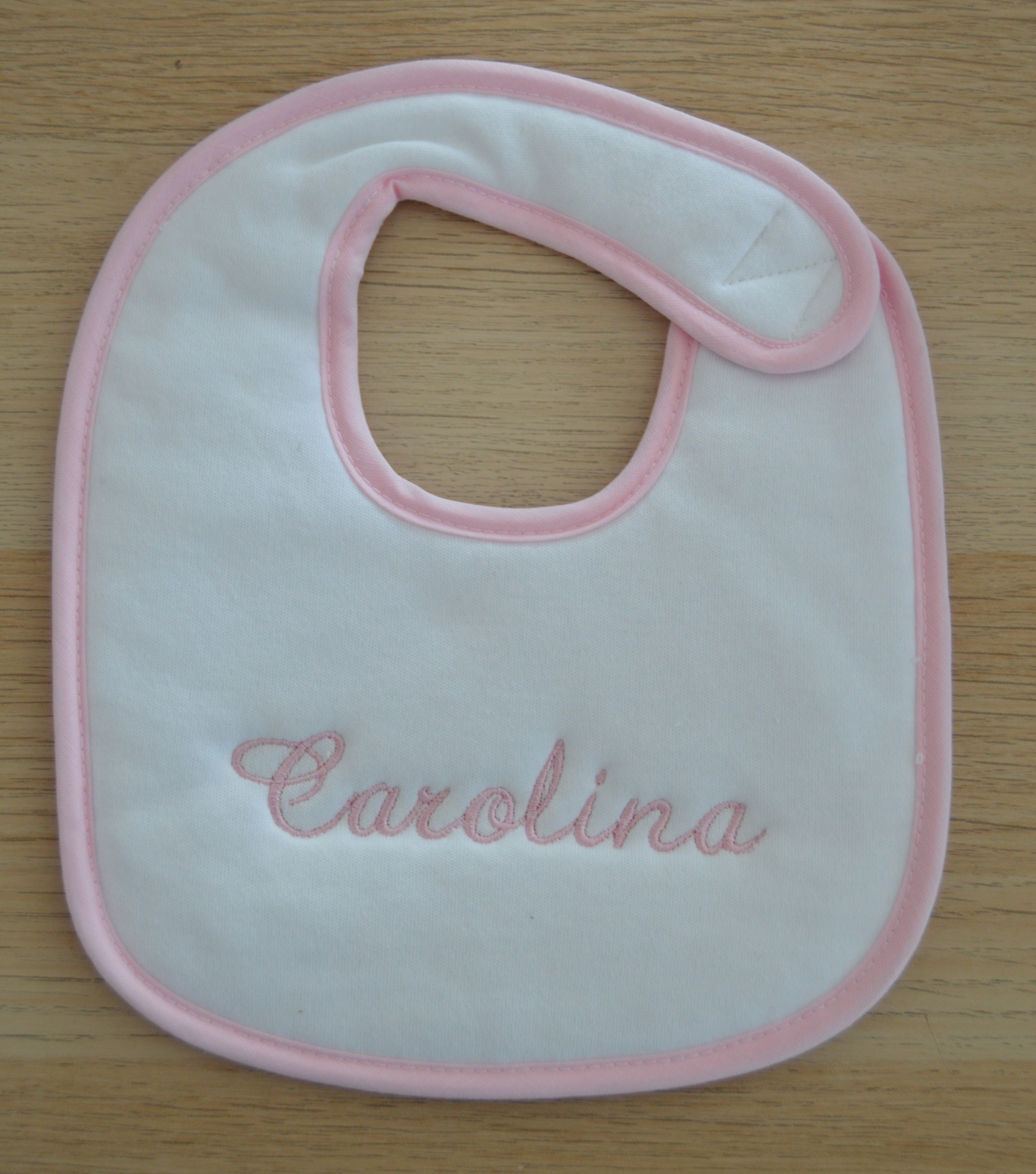 Babete Personalizado com o nome da Bebé Menina