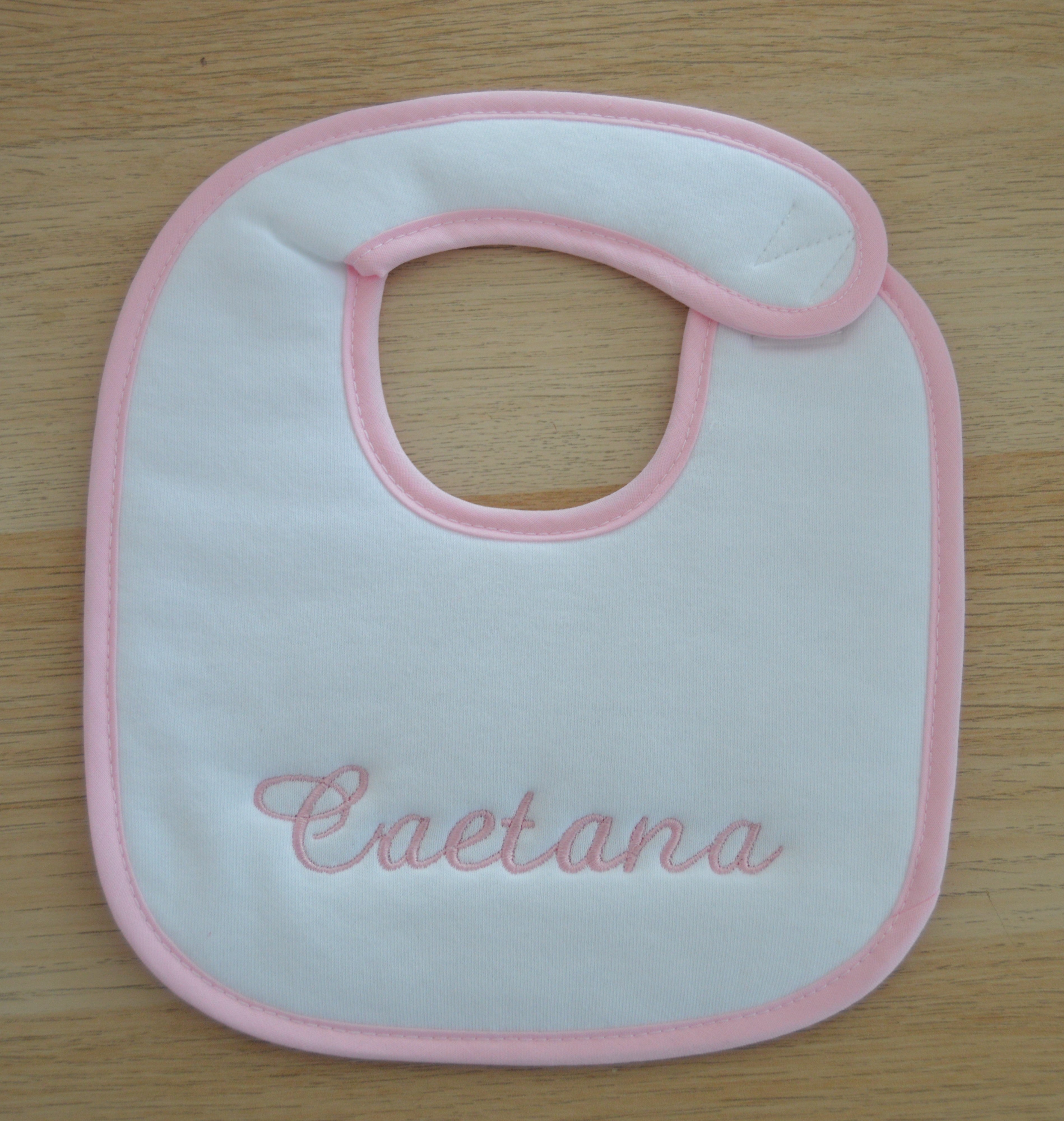 Babete Personalizado com o nome da Bebé Menina