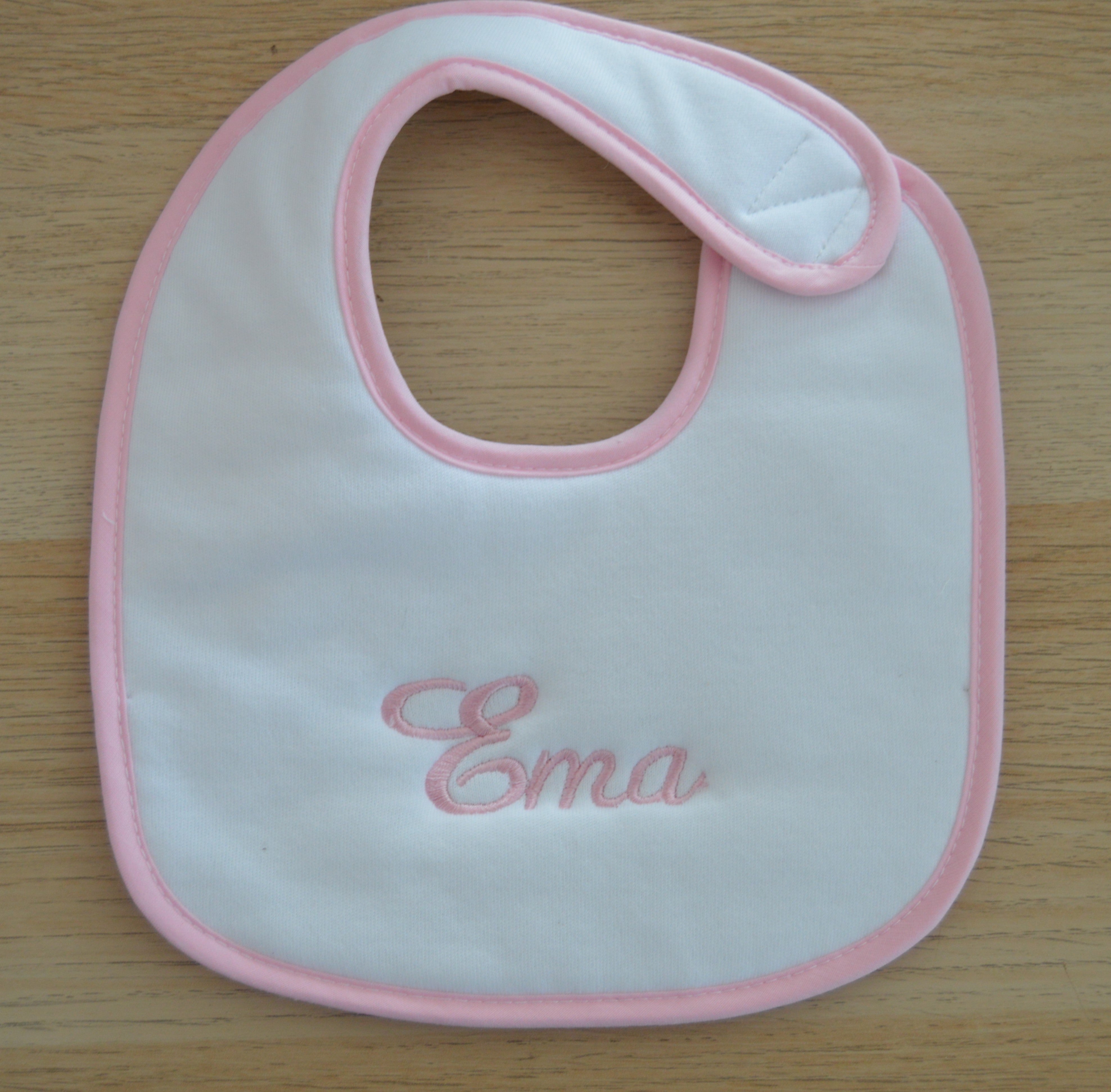 Babete Personalizado com o nome da Bebé Menina