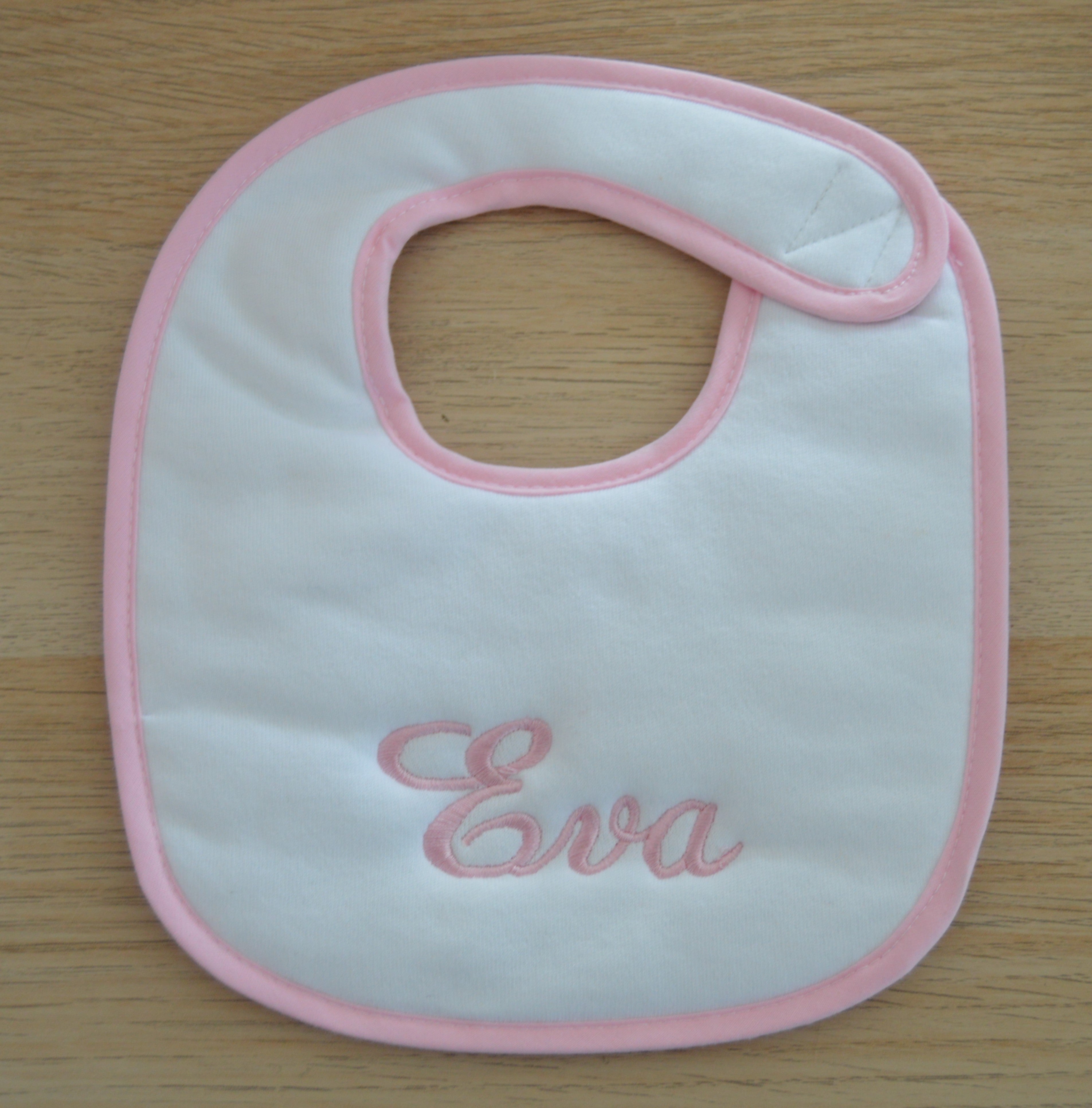 Babete Personalizado com o nome da Bebé Menina