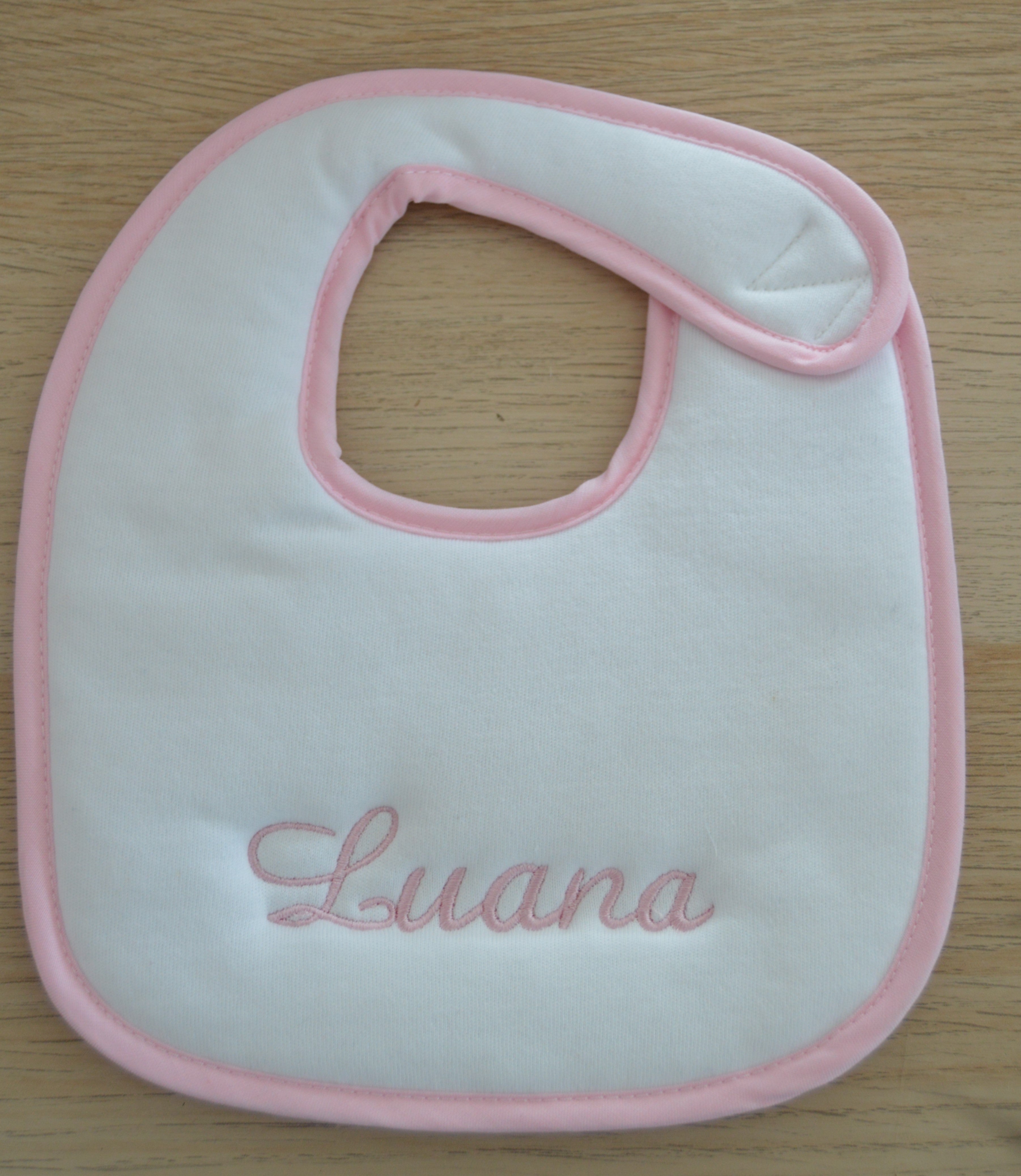Babete Personalizado com o nome da Bebé Menina
