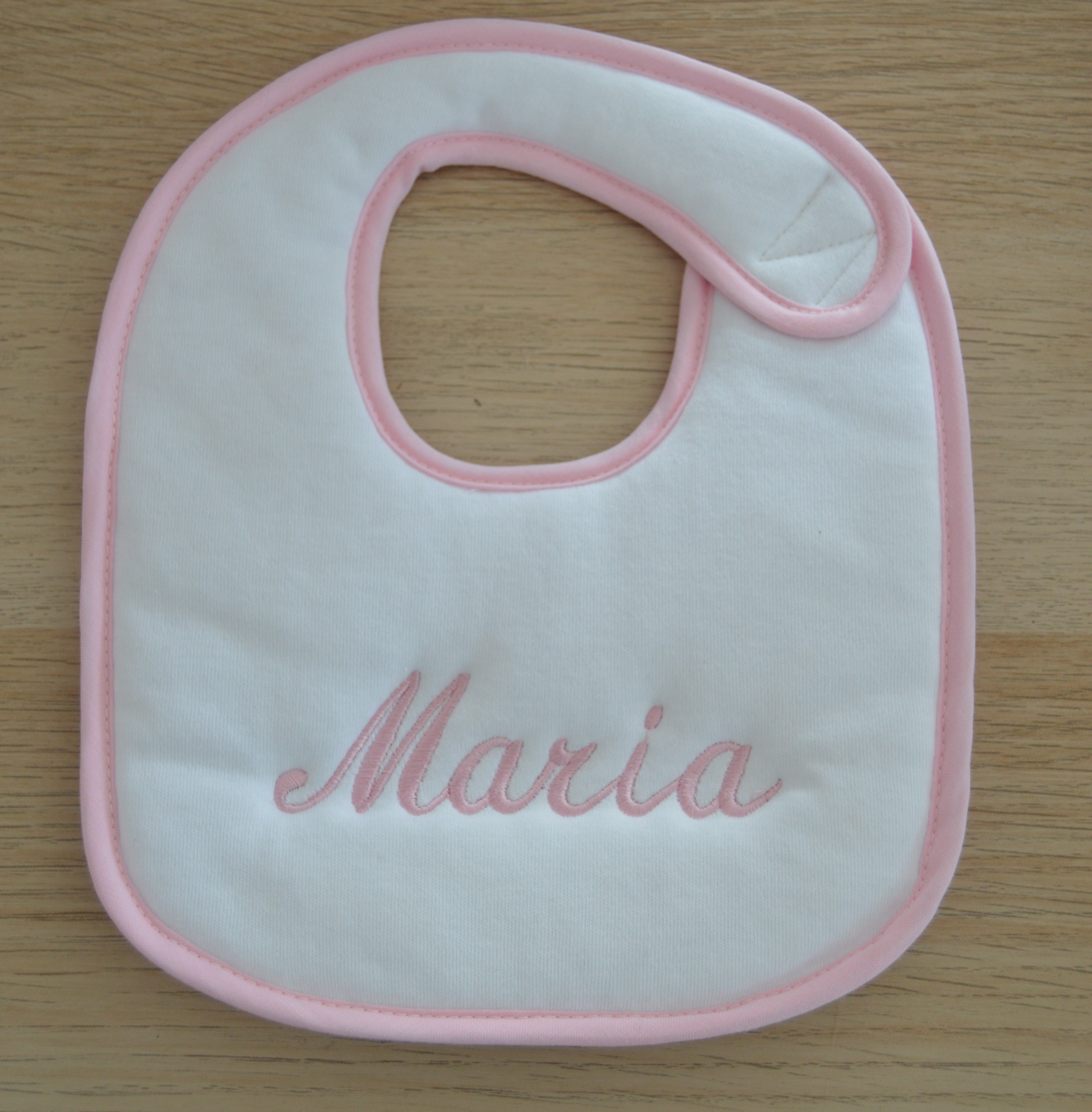 Babete Personalizado com o nome da Bebé Menina