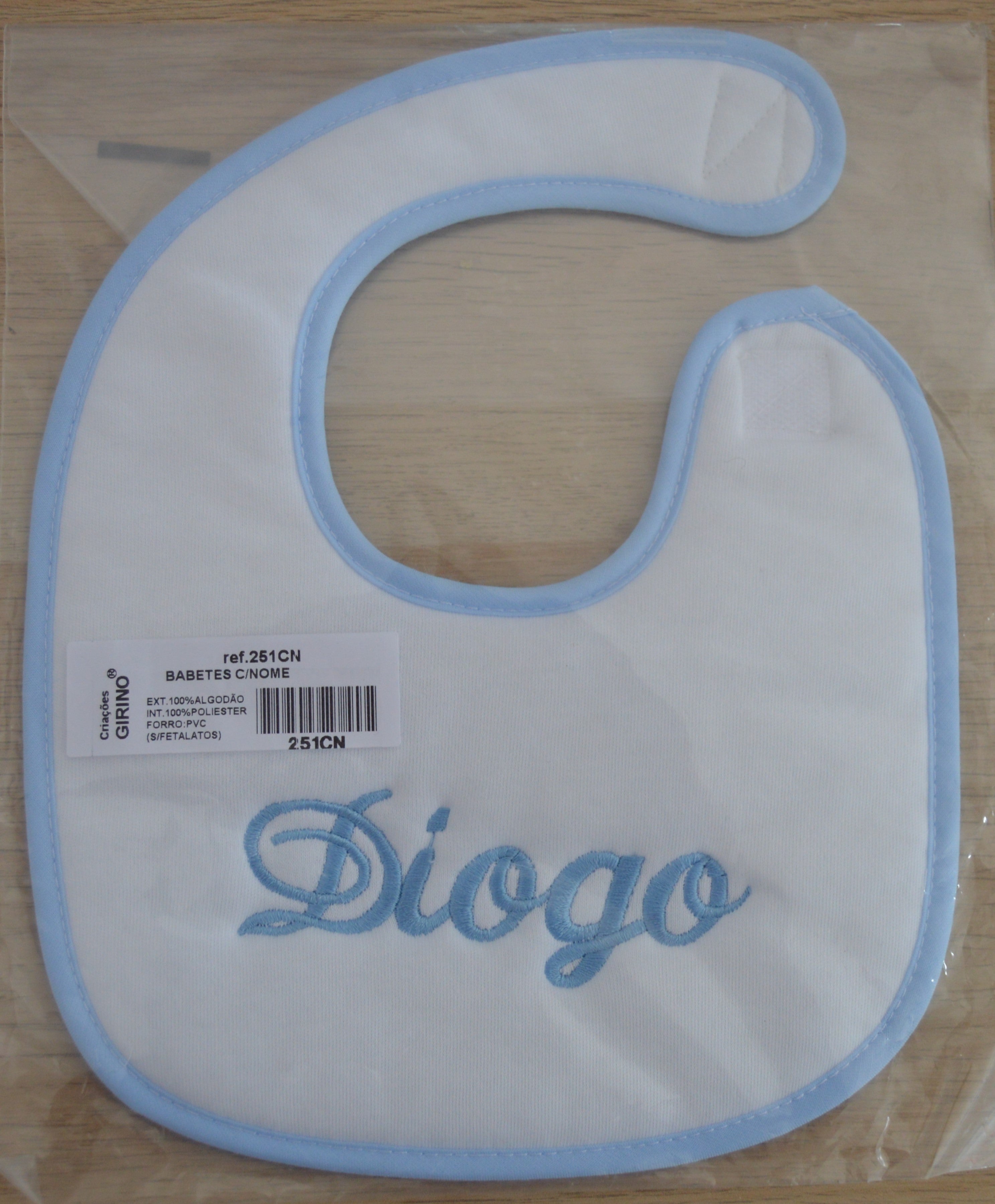 Babete Personalizado com o nome do Bebé Menino