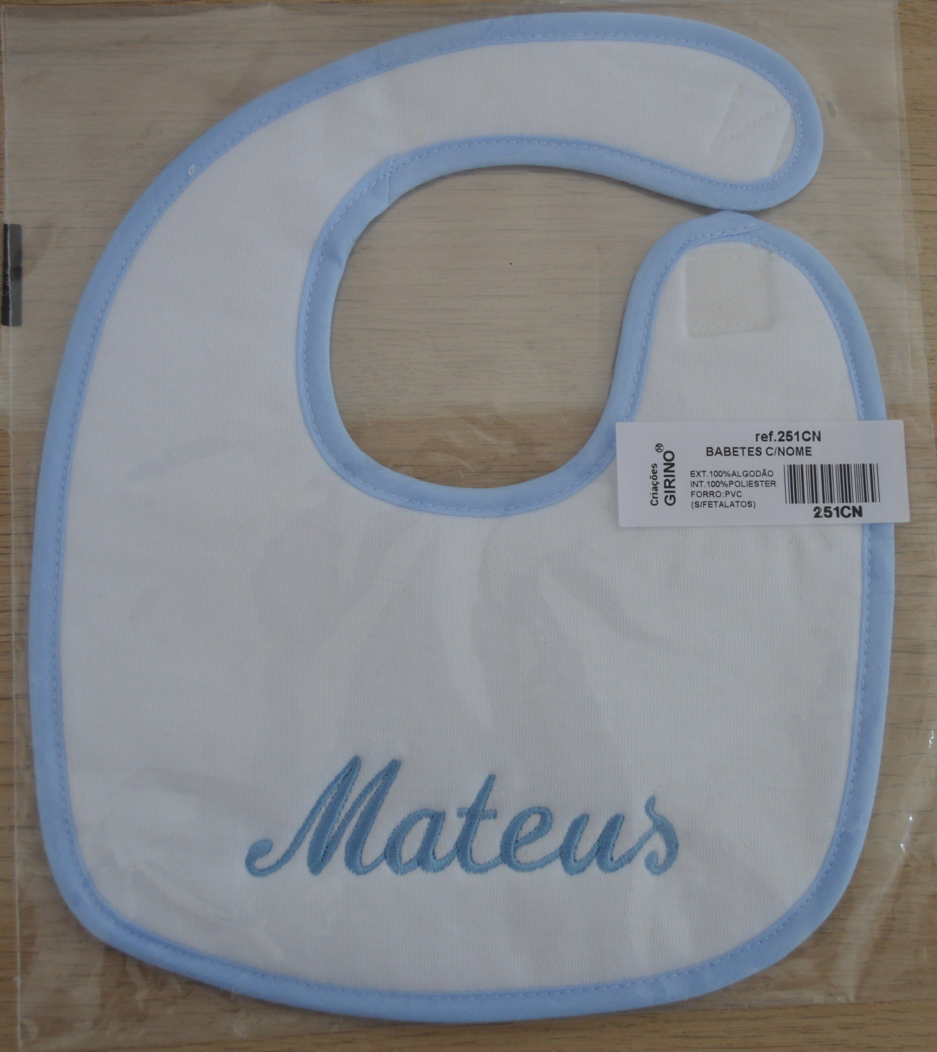 Babete Personalizado com o nome do Bebé Menino