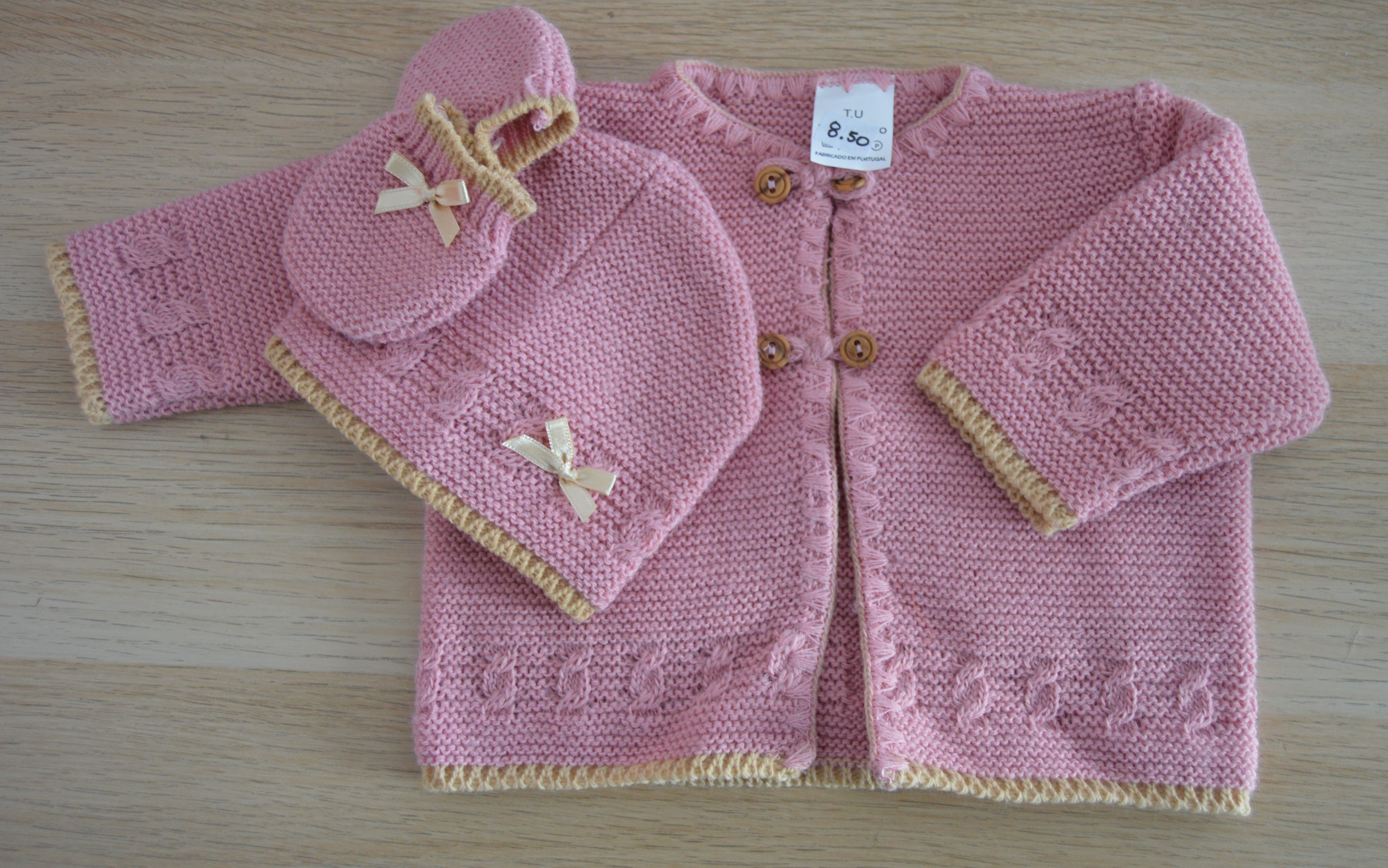 Conjunto de Casaco com Gorro e Luvinhas