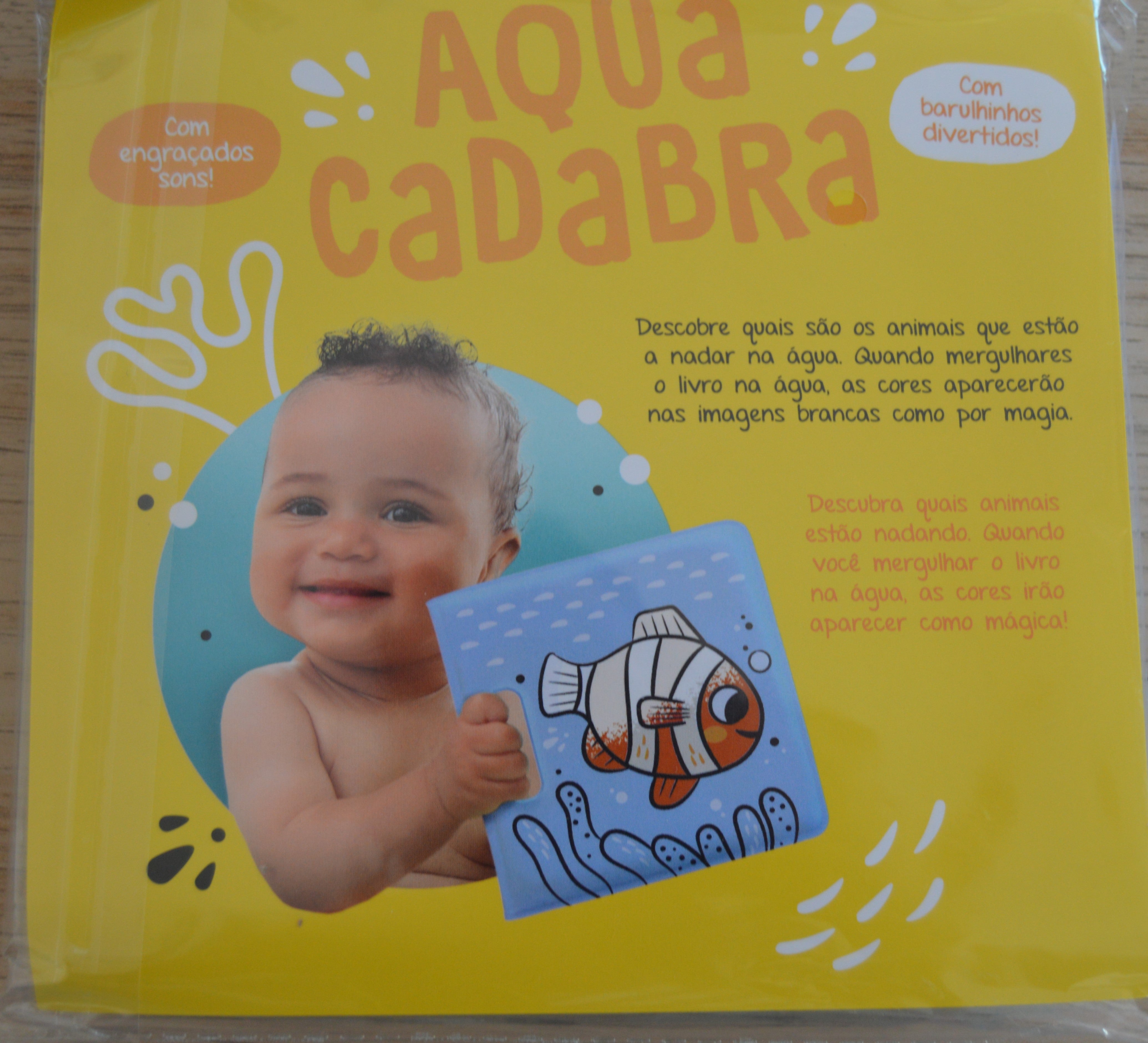 Livro do peixinho Aquacadabra para o banho