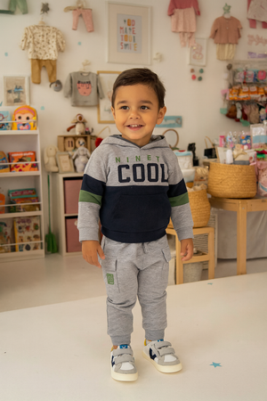 Fato de Treino Bebé “Ninety Cool” – Cinza, Azul Marinho e Verde | Babybol