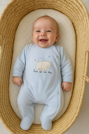 Babygrow Azul de Veludo para Bebé Menino com Ursinho | Conforto e Calor
