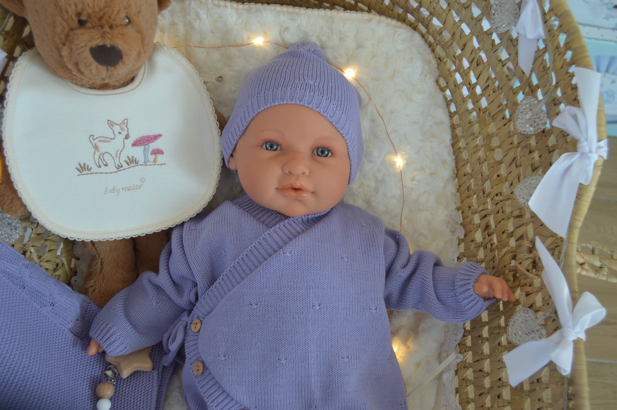 Babygrow com gorrinho de malha  Lavanda