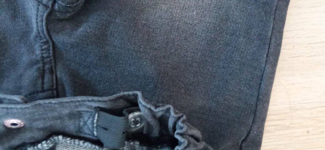Calça de ganga preta elastica