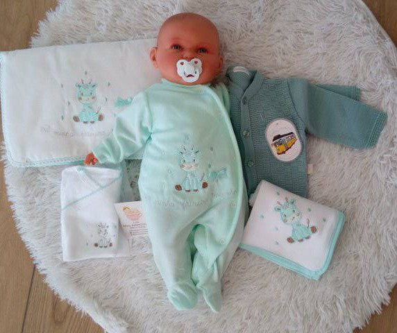 Primeira Roupinha de Veludo Mint com Bolsa e Acessórios | Enxoval de Bebé Completo