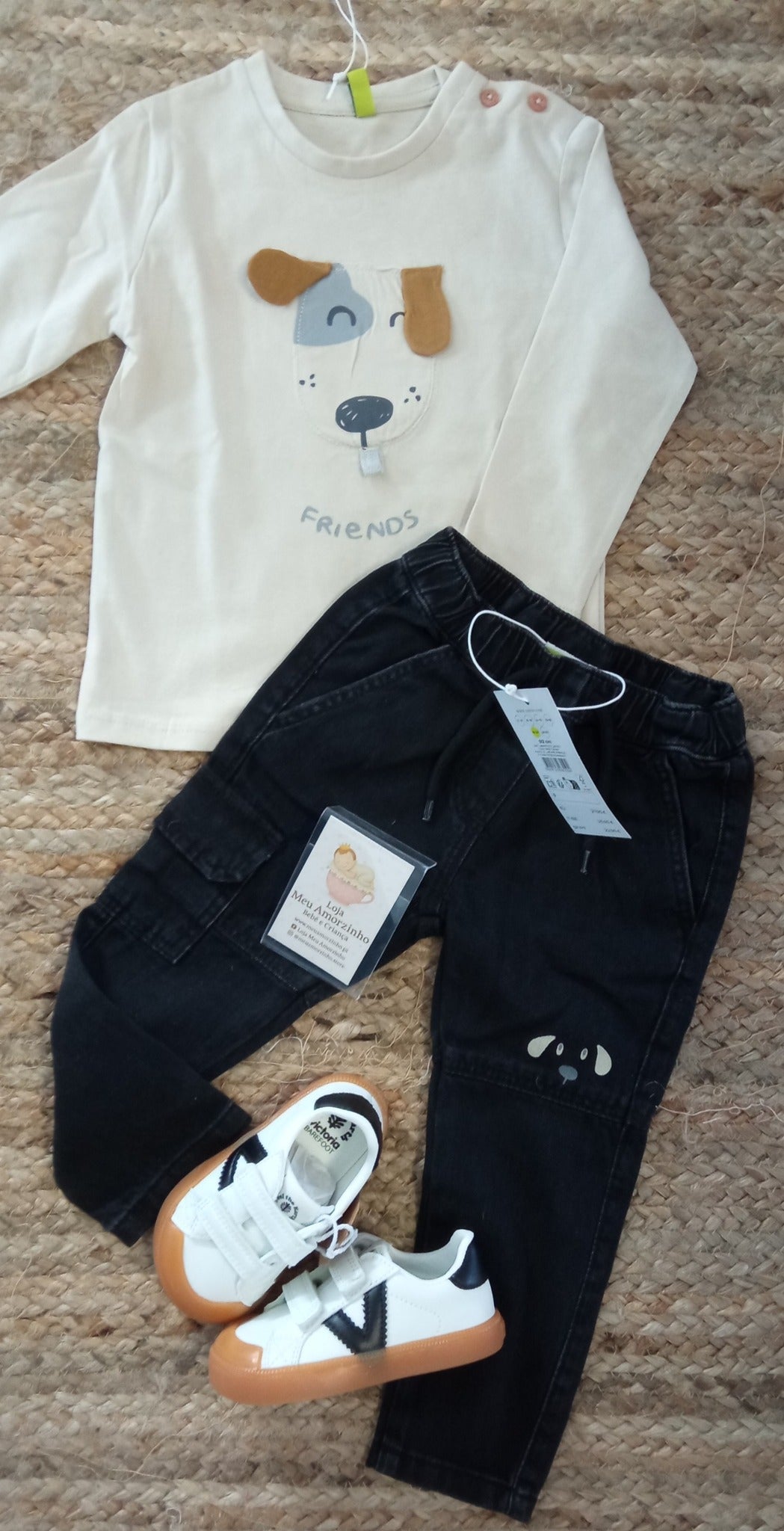 👖 Calças Cargo Pretas com Detalhe de Cão – Menino 6–36 meses