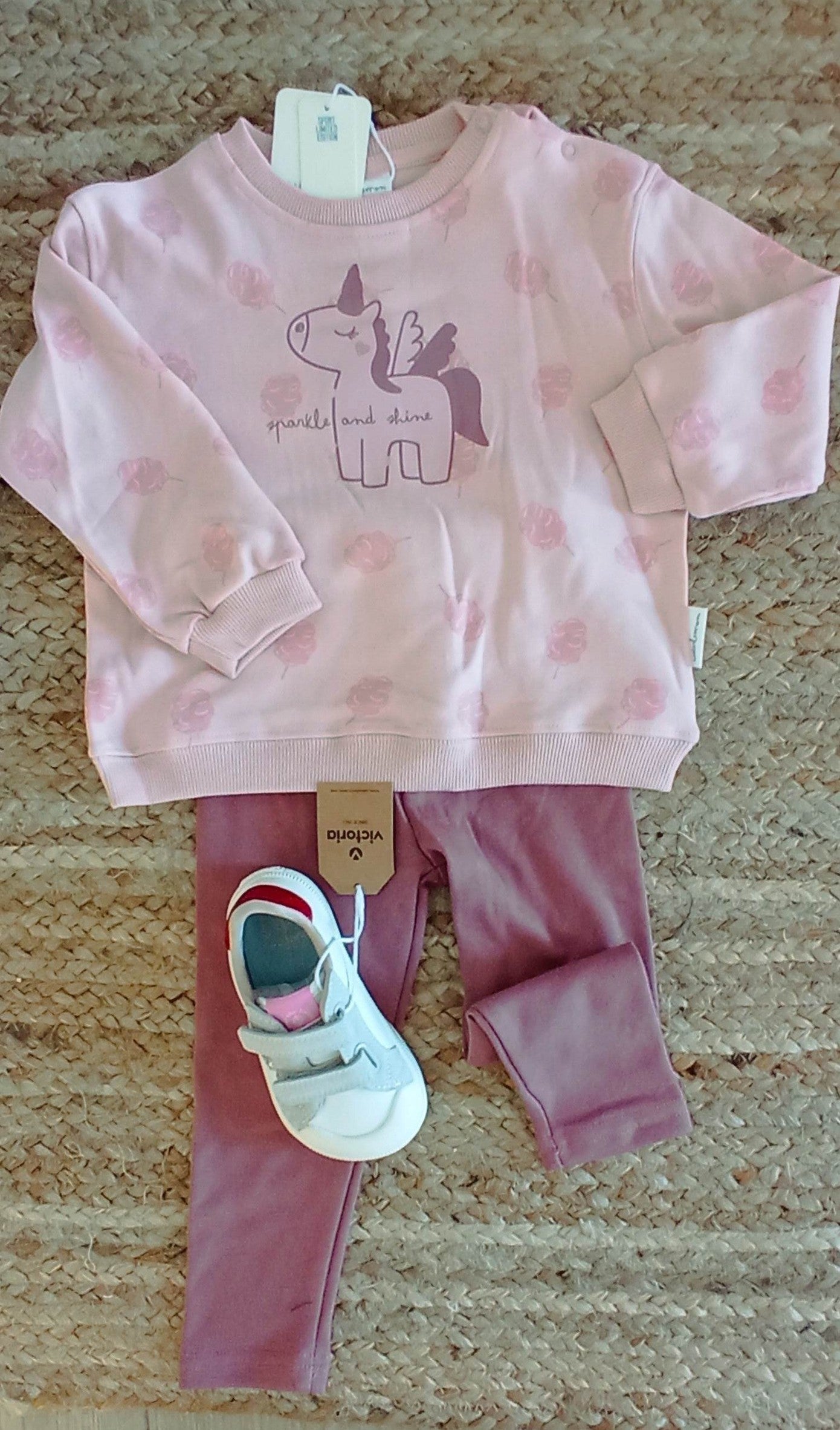 Conjunto “Sparkle & Shine” – Sweat Unicórnio Rosa + Calças Malva (Menina)