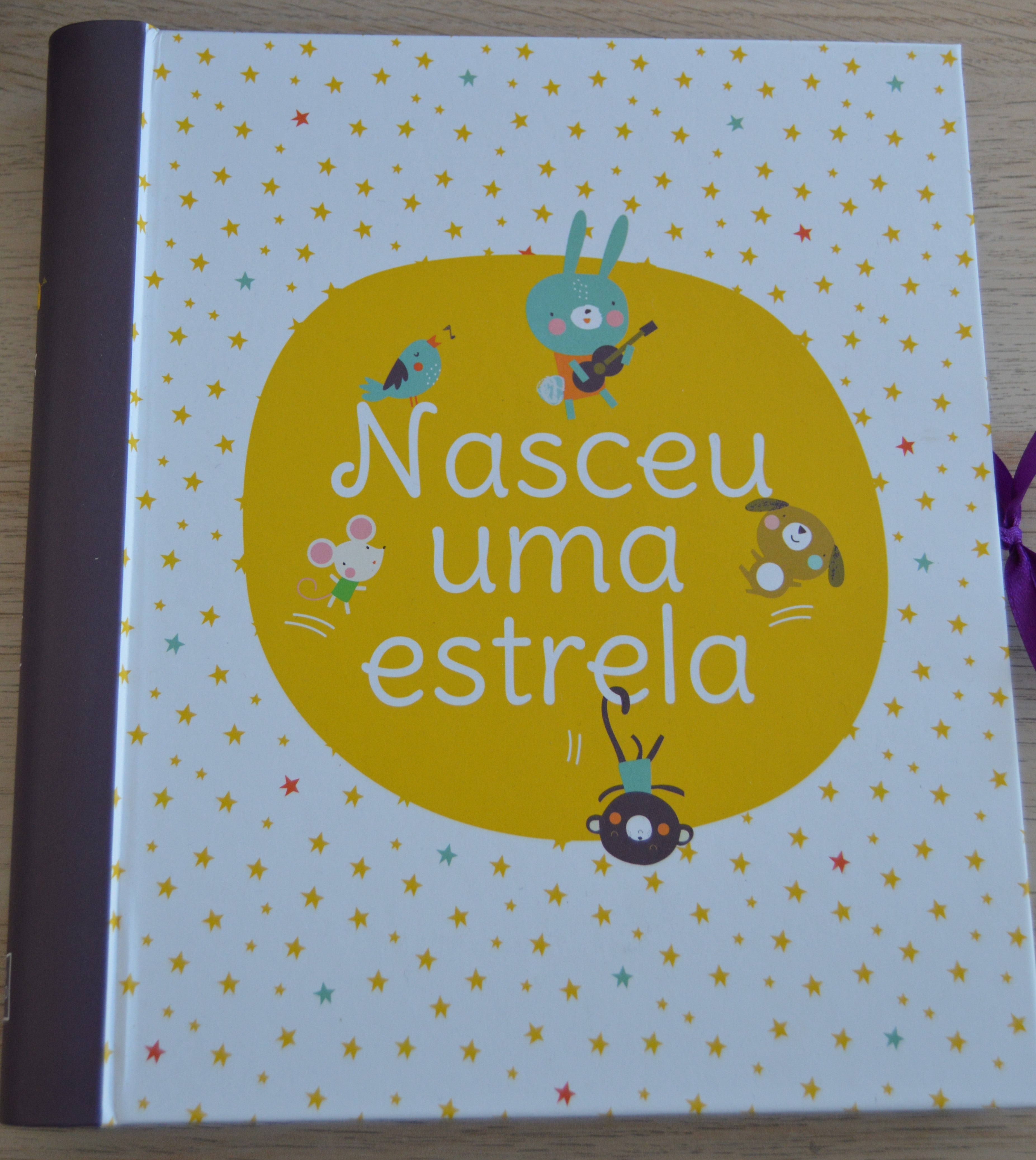 Livro Album Nasceu uma Estrela