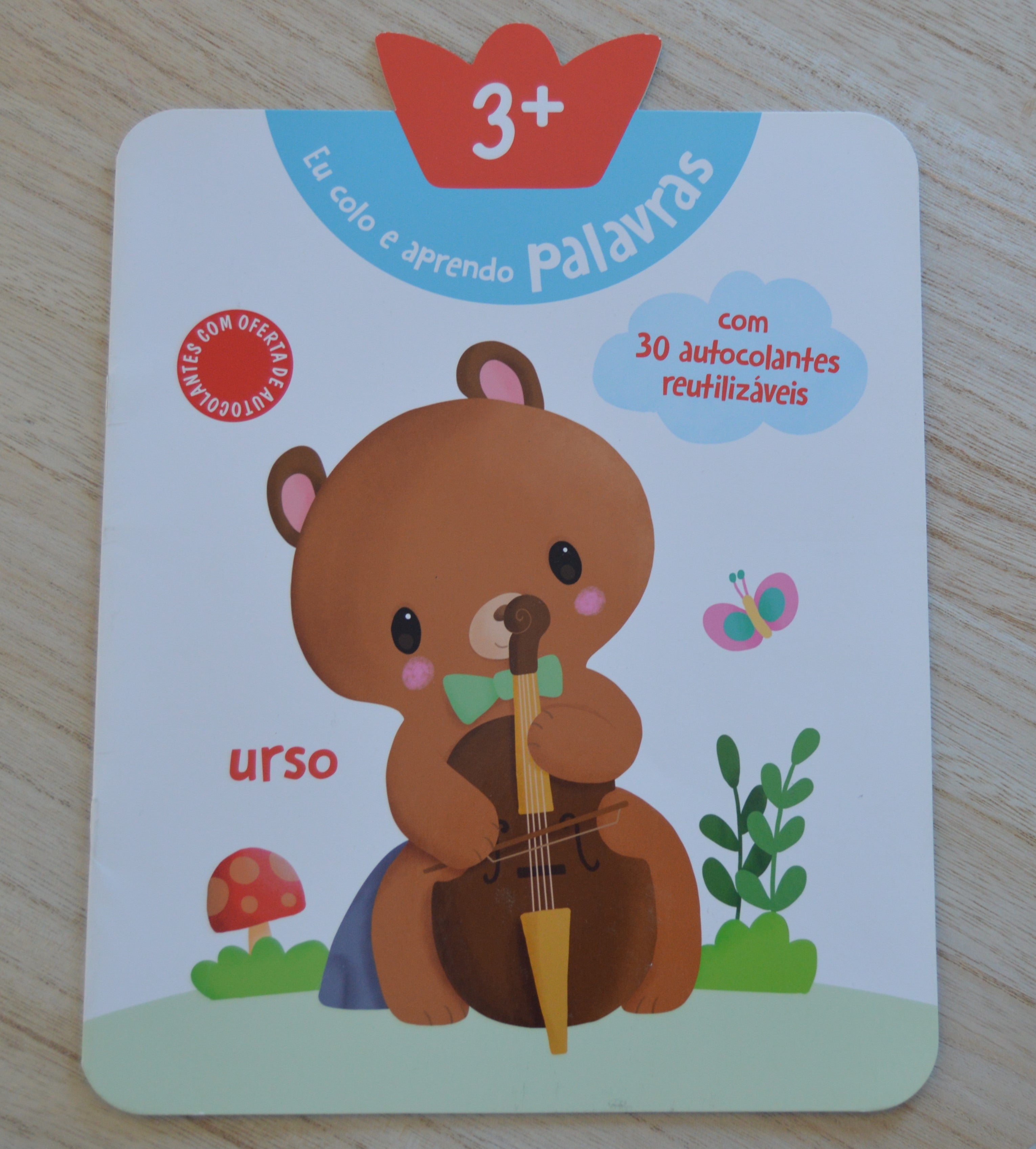 Livro Eu colo e aprendo Palavras