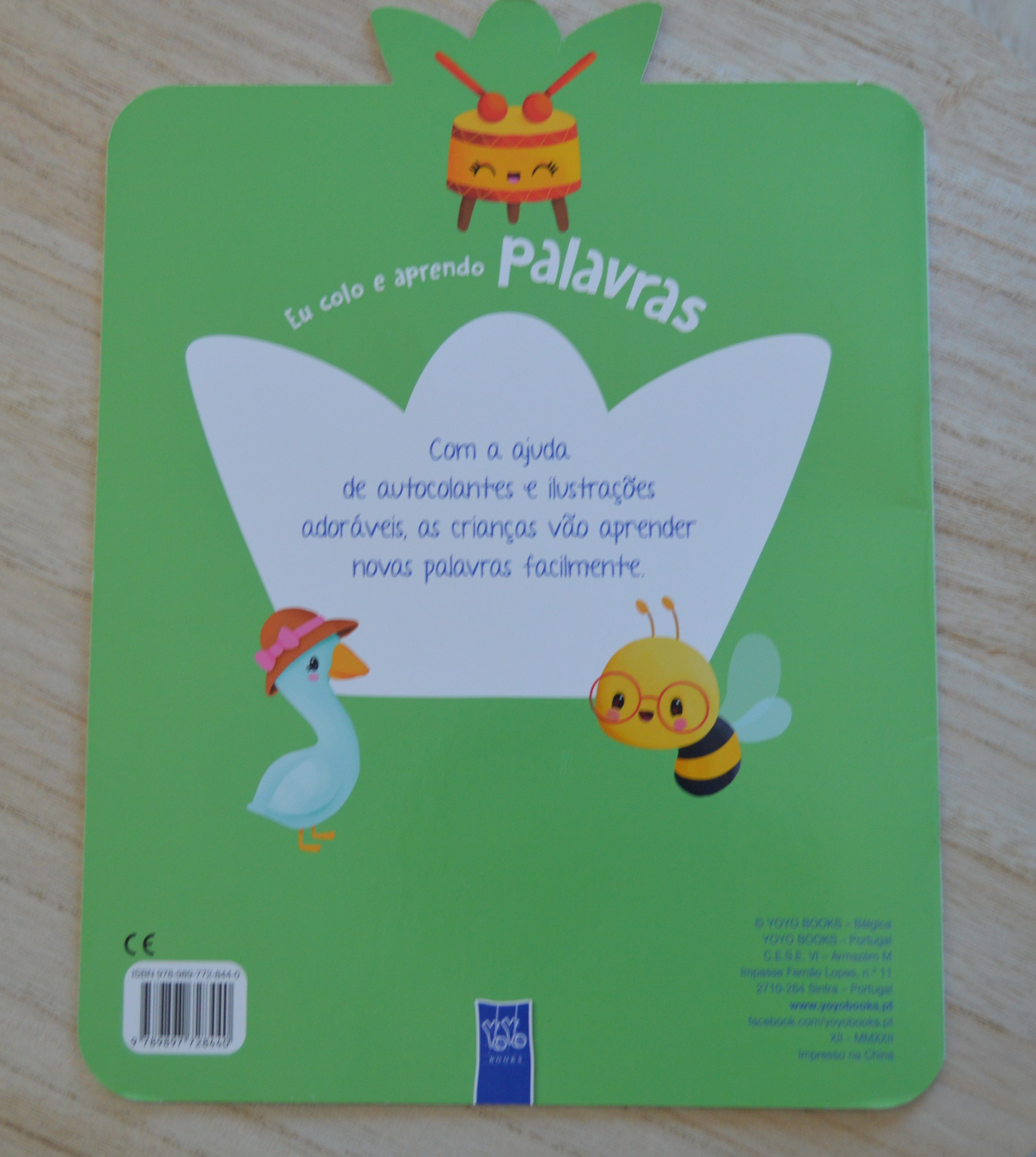 Livro Eu colo e aprendo Palavras