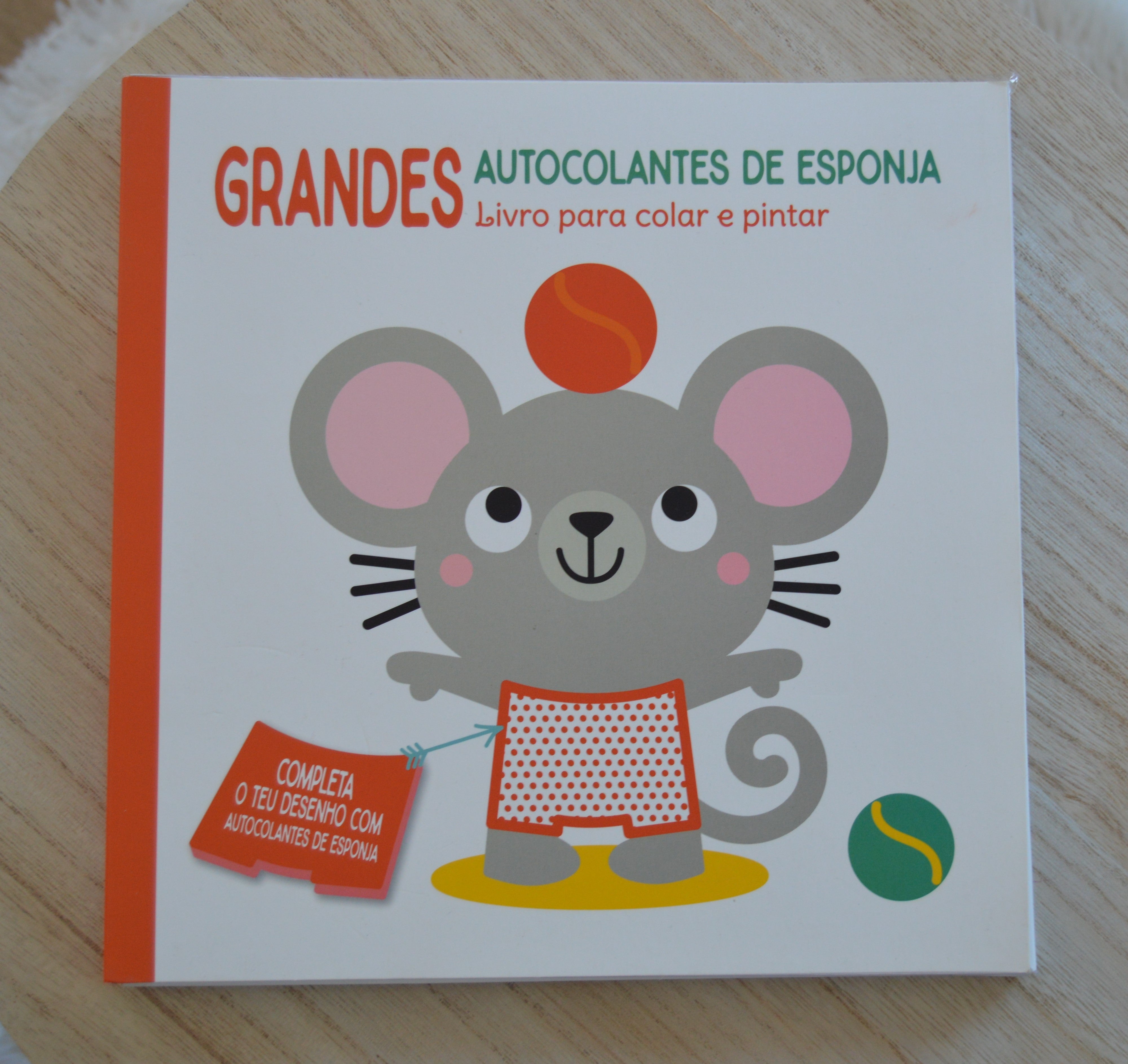 Livro Grandes Autocolantes de Esponja Livro para Colar e Pintar  Ratinho