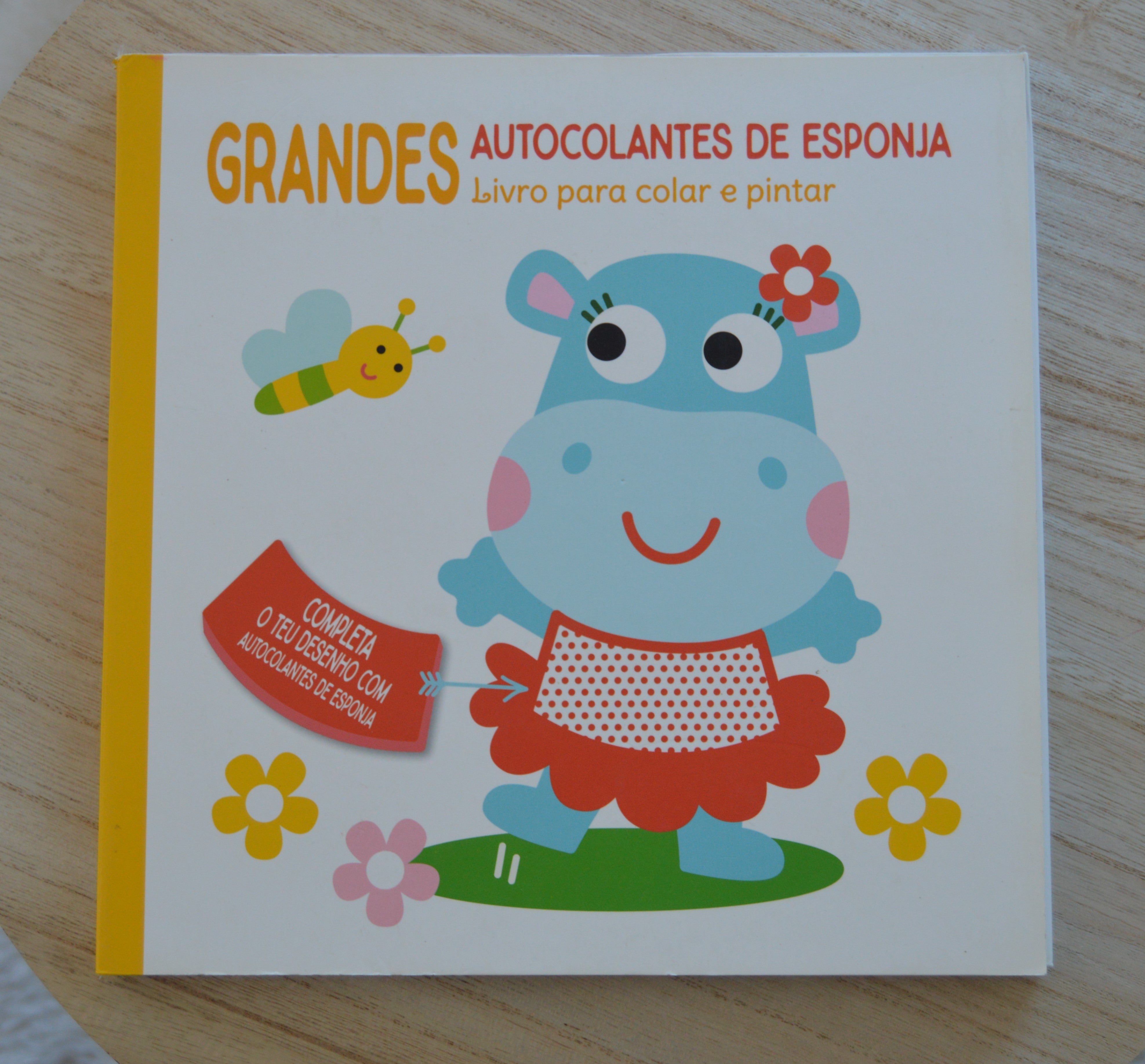 Livro Hipopotama - Grandes Autocolantes de Esponja livro para Colar e Pintar