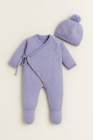 💜 Macacão Tricot Lilás com Gorro